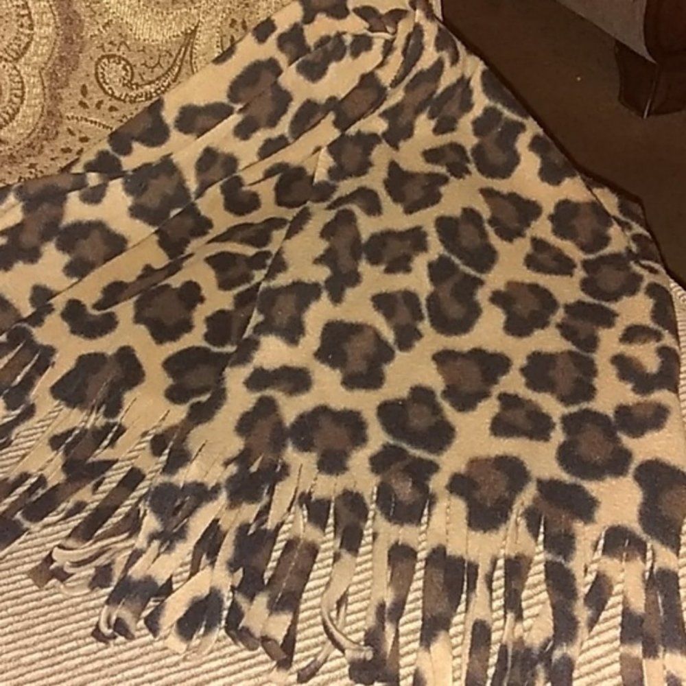 Leopard Print Scarf - Picture 5 of 5